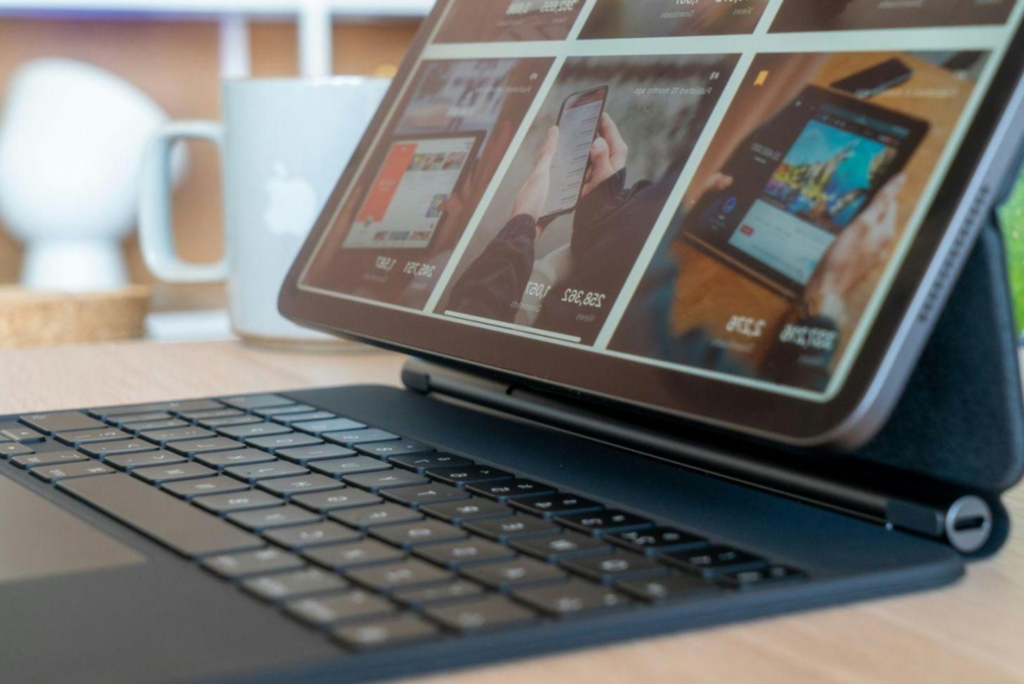 Студенты на лекции по основам менеджмента